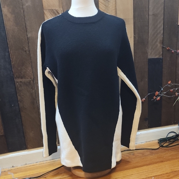 & Other Stories Sweaters - & Other stories Black and White Sweater. Size Med